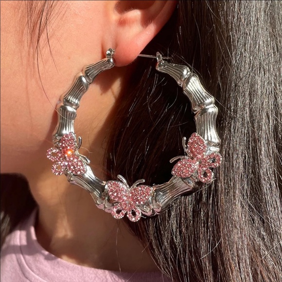 *NEW* IN 18k Silver & Pink Butterfly Hoop Earrings - Picture 2 of 3